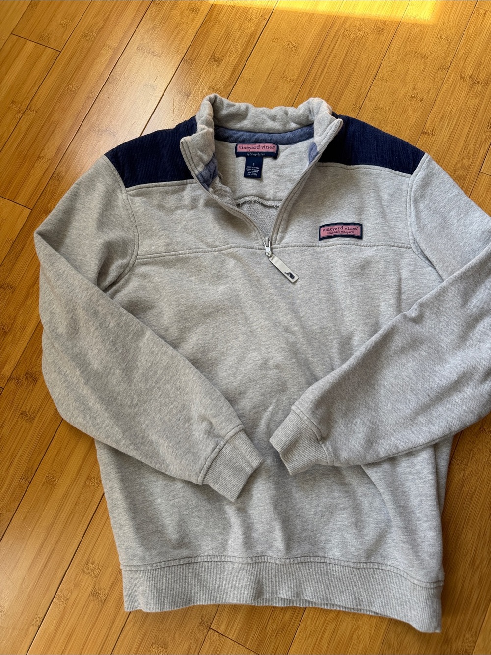 Vineyard Vines Light Gray Quarter-Zip Sweatshirt with Navy Shoulder Panels